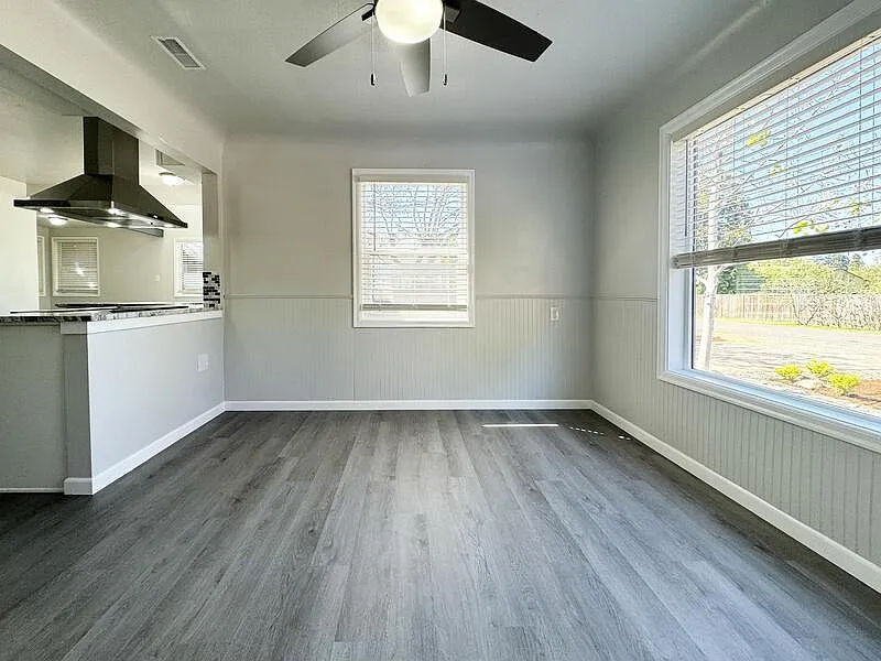 Empty room before AI staging