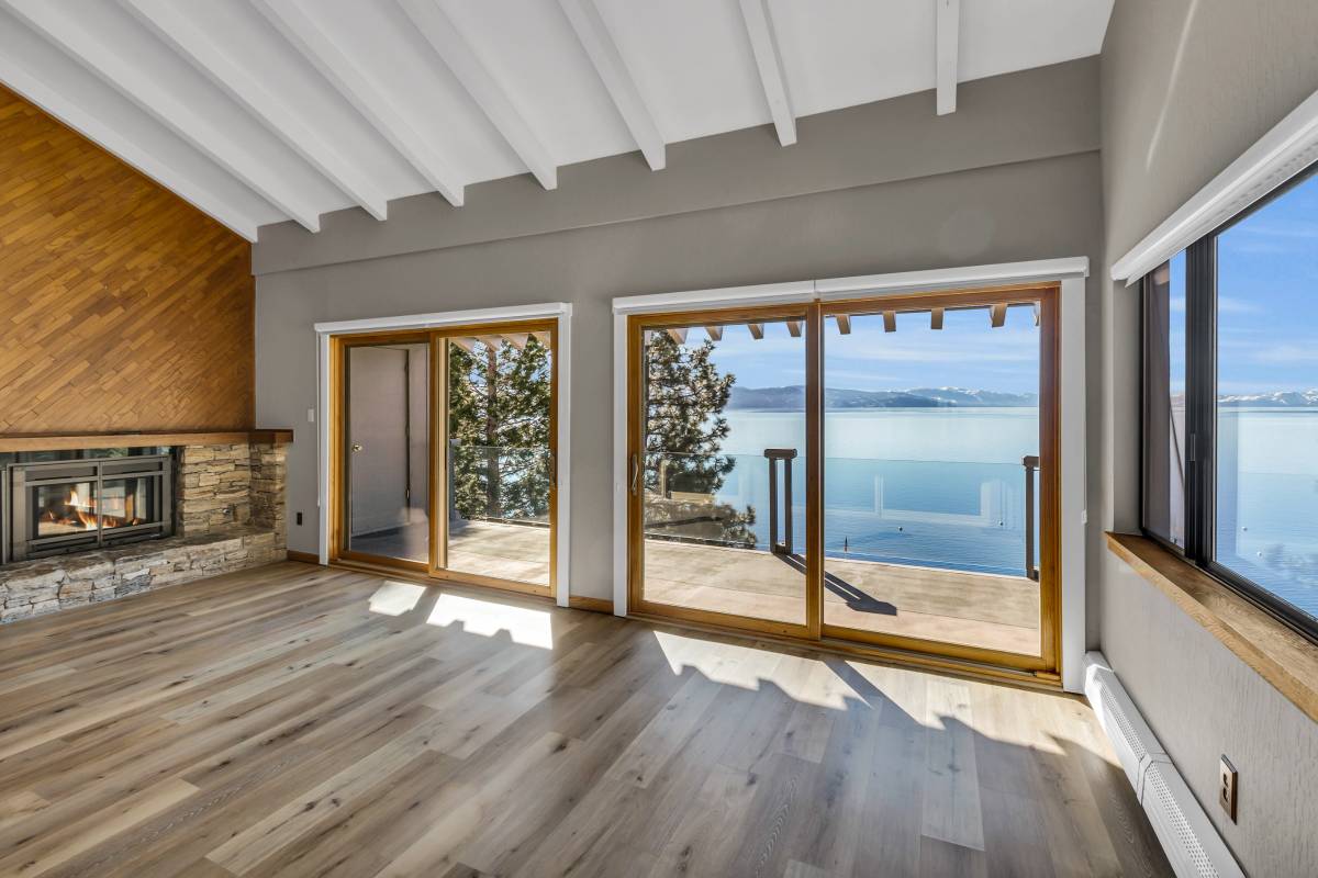 Empty room before AI staging